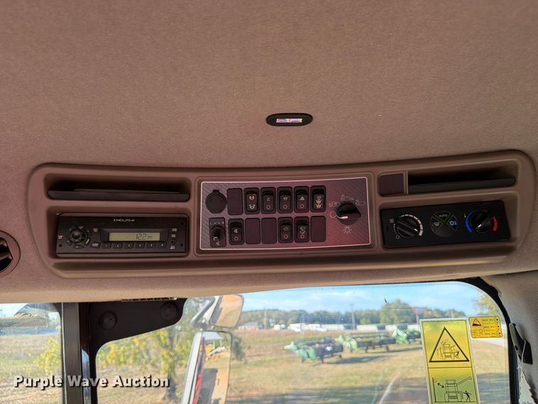 image for item DU5755 2013 Case 8230 RWA combine