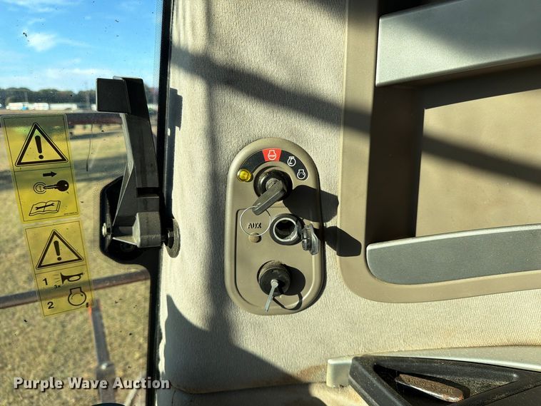 image for item DU5755 2013 Case 8230 RWA combine