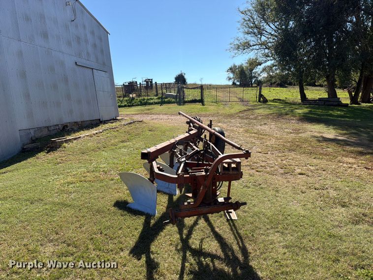 image for item EI7844 4 bottom plow