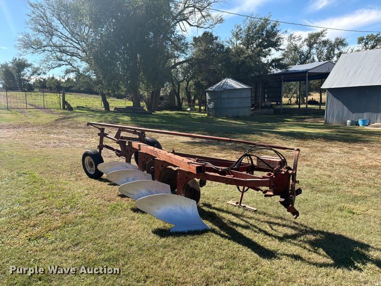 image for item EI7844 4 bottom plow