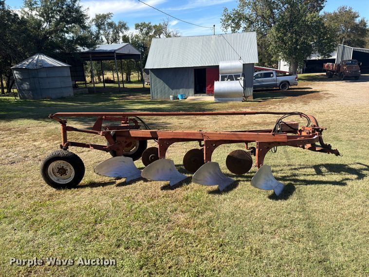 image for item EI7844 4 bottom plow