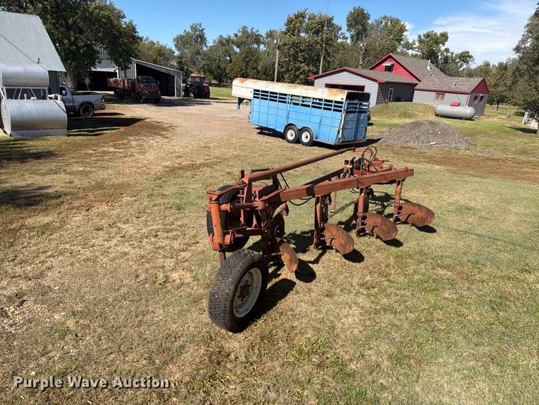 image for item EI7844 4 bottom plow