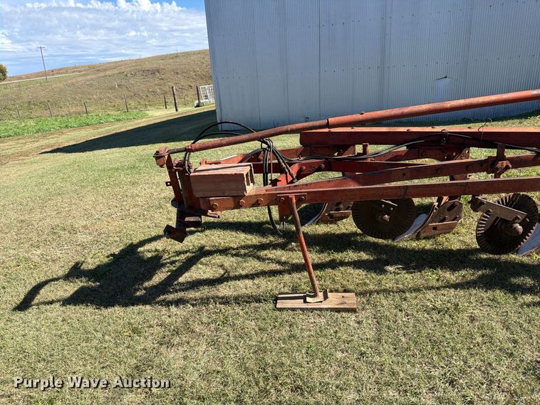 image for item EI7844 4 bottom plow