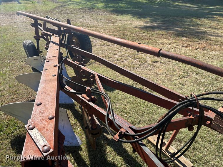 image for item EI7844 4 bottom plow
