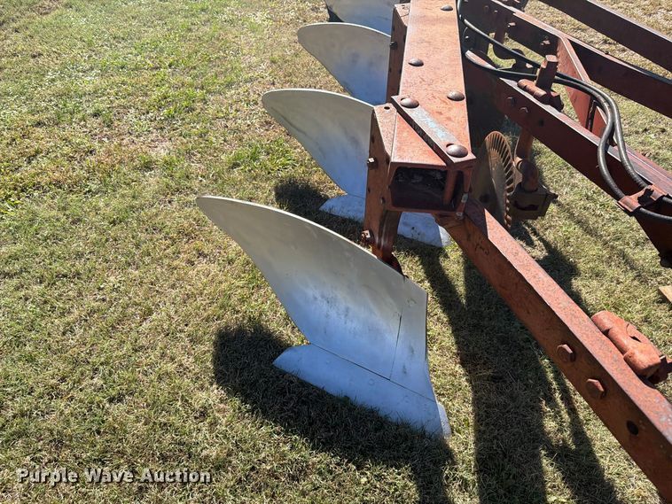 image for item EI7844 4 bottom plow