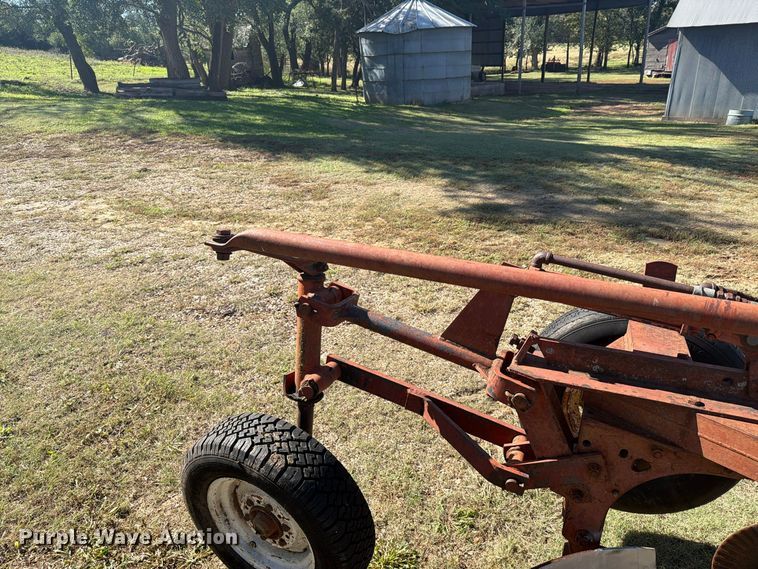 image for item EI7844 4 bottom plow