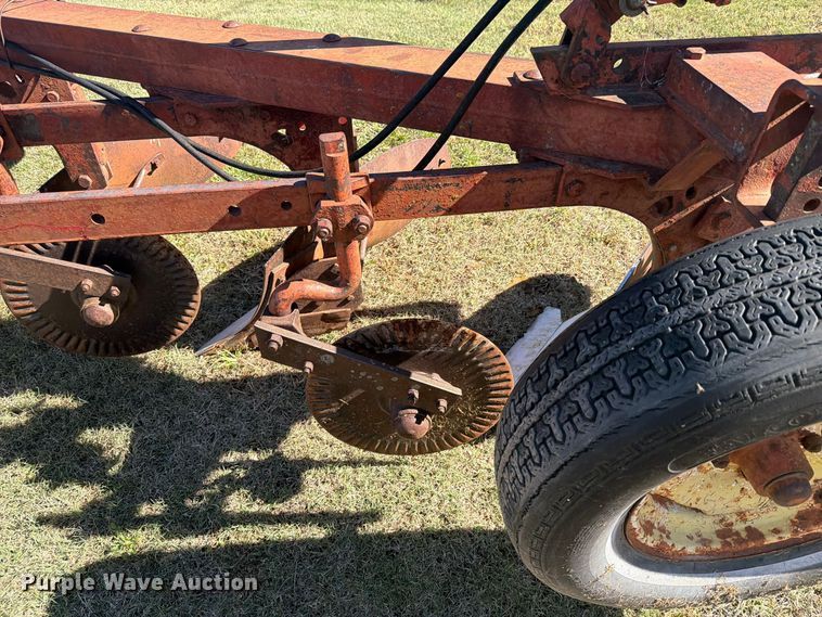 image for item EI7844 4 bottom plow