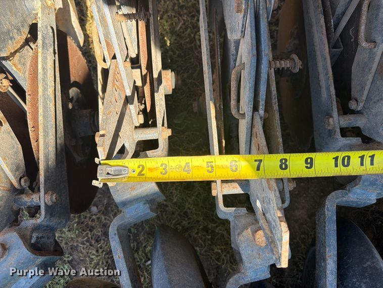 image for item EI7845 CrustBuster 4000 All Plant DD32x7.5 grain drill
