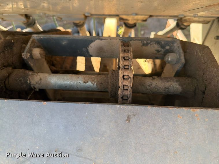 image for item EI7845 CrustBuster 4000 All Plant DD32x7.5 grain drill
