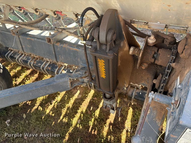image for item EI7845 CrustBuster 4000 All Plant DD32x7.5 grain drill
