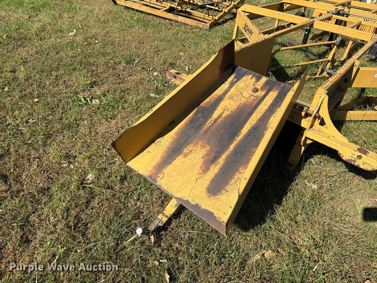 image for item EO8814 Agway AC800 bale accumulator