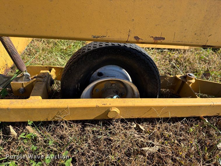 image for item EO8814 Agway AC800 bale accumulator