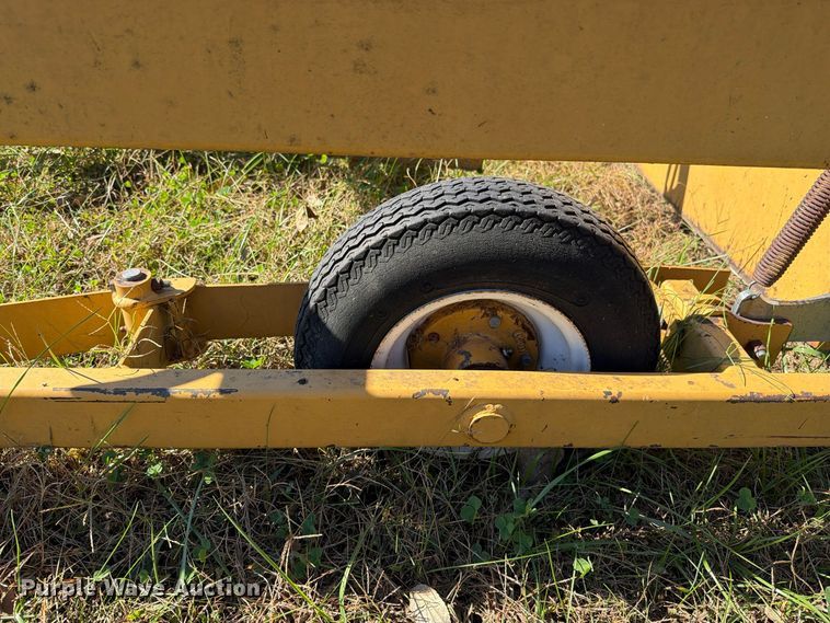 image for item EO8814 Agway AC800 bale accumulator