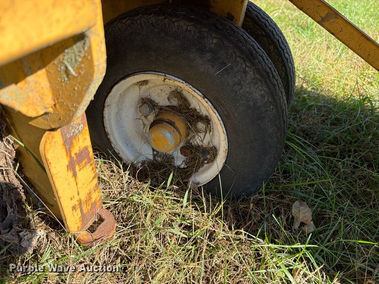 image for item EO8814 Agway AC800 bale accumulator