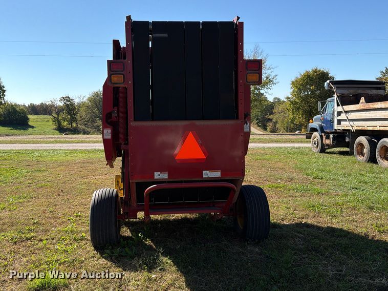 image for item EO8822 2006 New Holland BR750A round baler