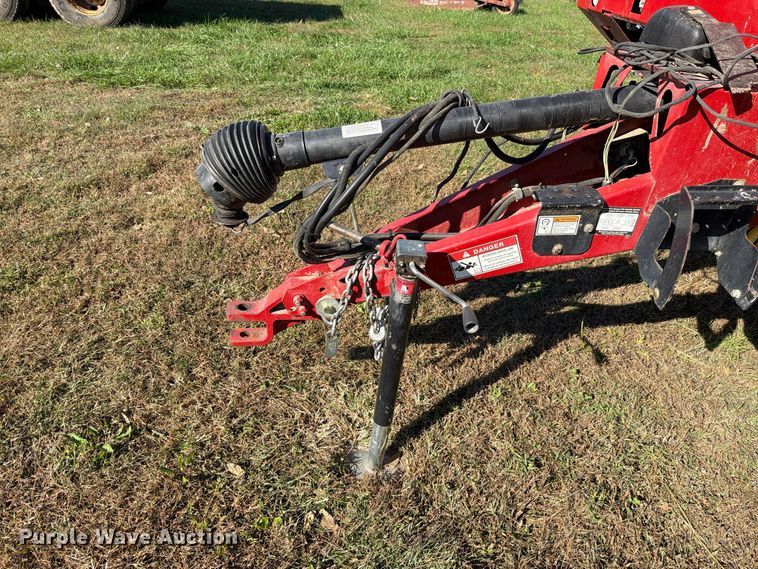 image for item EO8822 2006 New Holland BR750A round baler