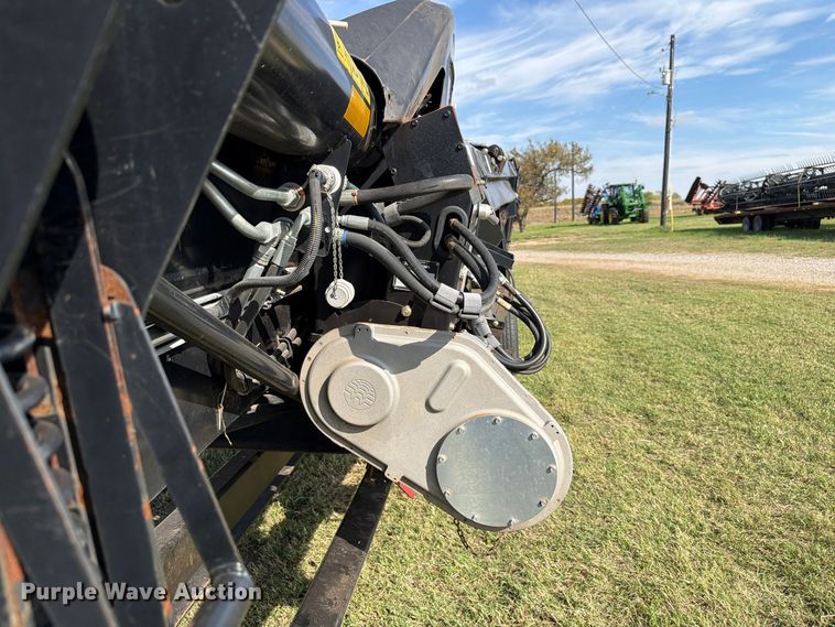 image for item EW7639 2017 MacDon FD75-S flex draper head