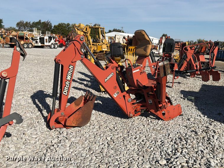 image for item EX4642 2012 Ditch Witch A820 backhoe attachment