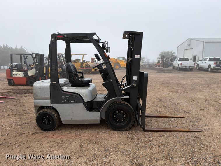 image for item FC0084 Nissan 50 forklift