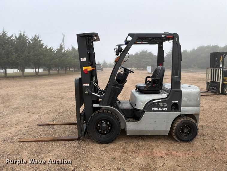 image for item FC0084 Nissan 50 forklift