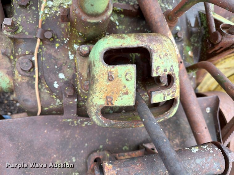 image for item FC0091 1947 John Deere G tractor