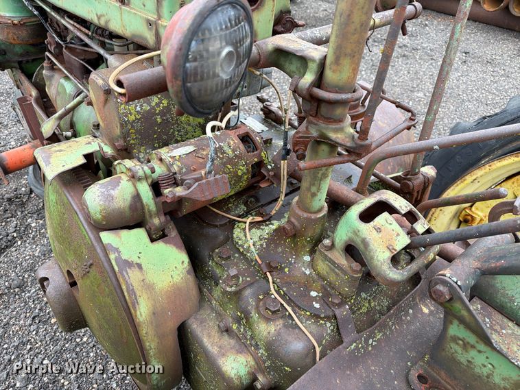image for item FC0091 1947 John Deere G tractor