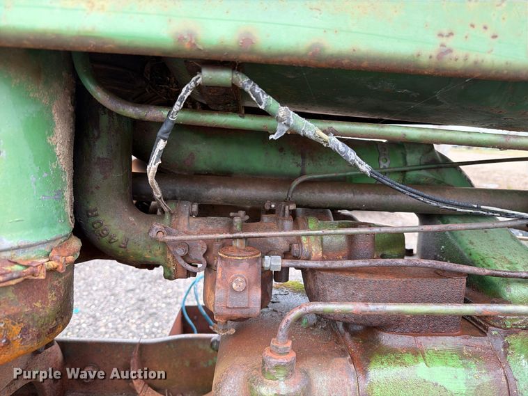 image for item FC0091 1947 John Deere G tractor
