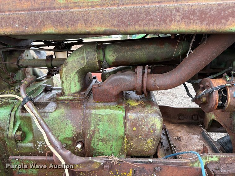 image for item FC0091 1947 John Deere G tractor