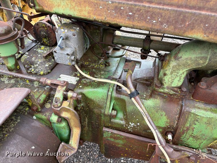 image for item FC0091 1947 John Deere G tractor
