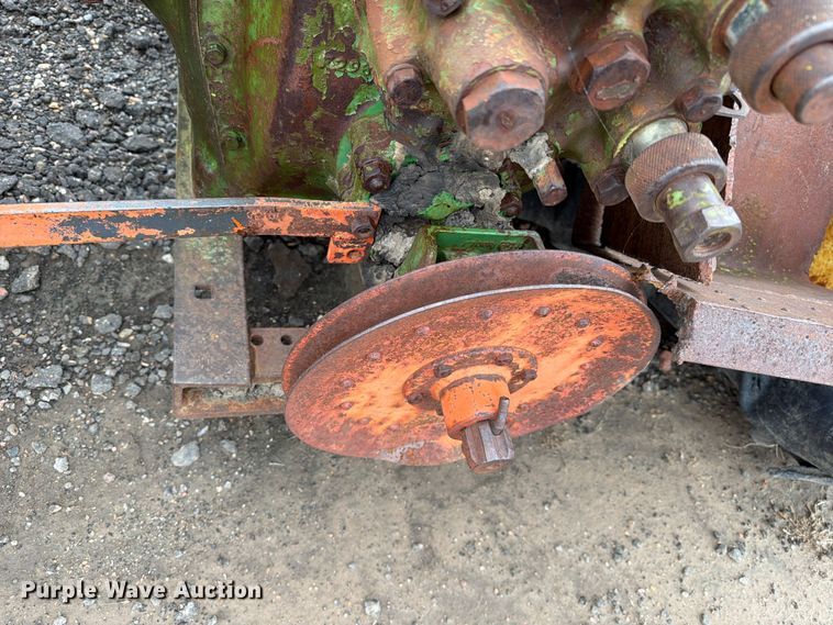 image for item FC0091 1947 John Deere G tractor
