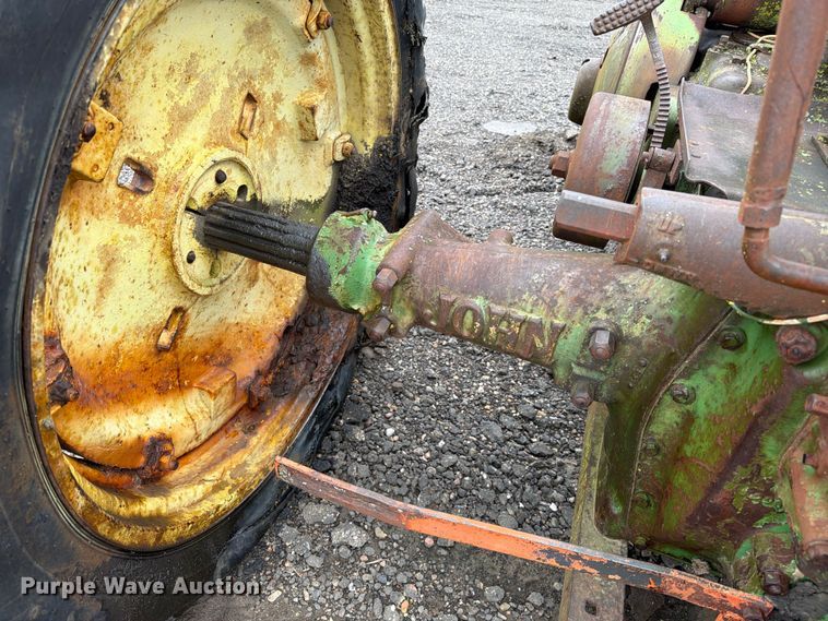 image for item FC0091 1947 John Deere G tractor
