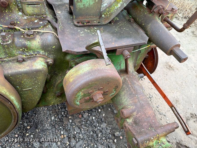 image for item FC0091 1947 John Deere G tractor