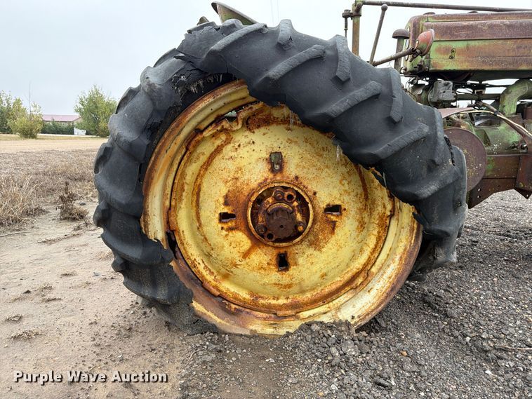 image for item FC0091 1947 John Deere G tractor