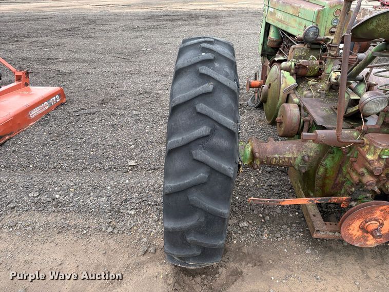 image for item FC0091 1947 John Deere G tractor