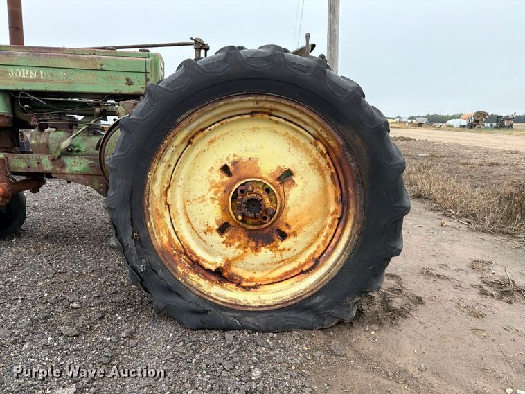 image for item FC0091 1947 John Deere G tractor