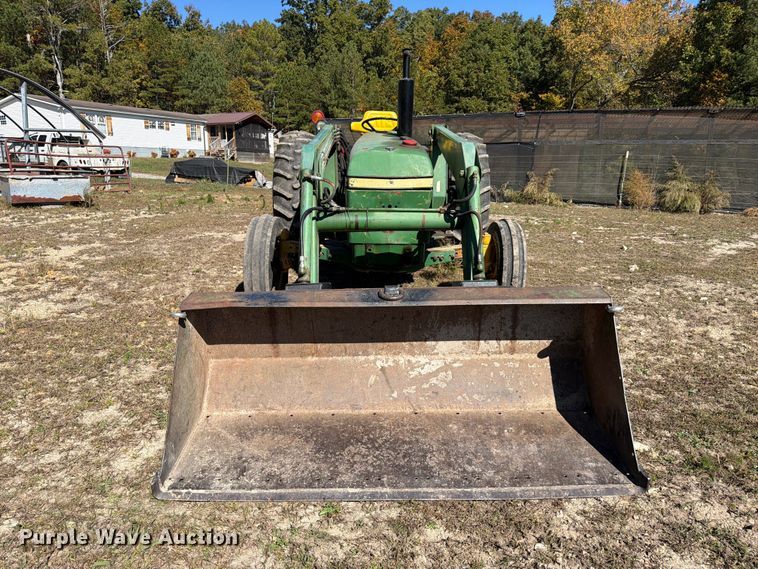 image for item FC3464 1981 John Deere 2240 tractor