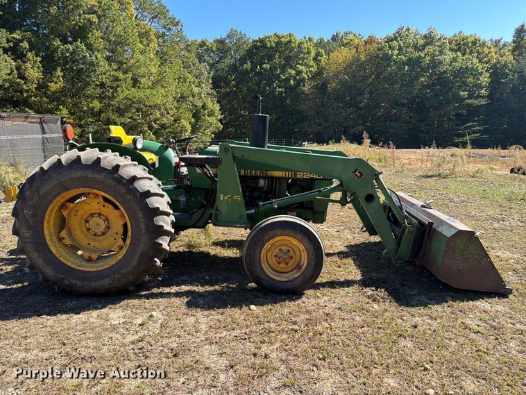 image for item FC3464 1981 John Deere 2240 tractor