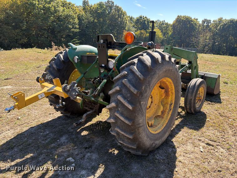 image for item FC3464 1981 John Deere 2240 tractor