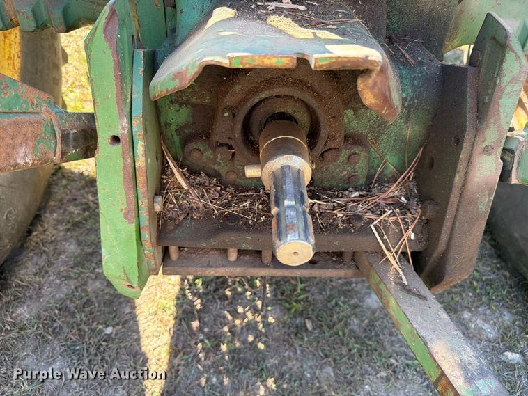 image for item FC3464 1981 John Deere 2240 tractor