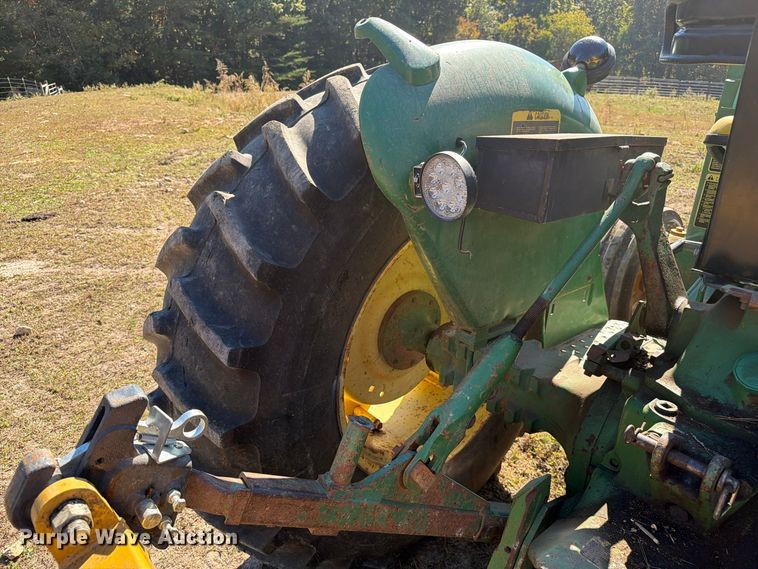 image for item FC3464 1981 John Deere 2240 tractor