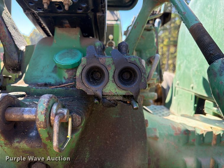 image for item FC3464 1981 John Deere 2240 tractor