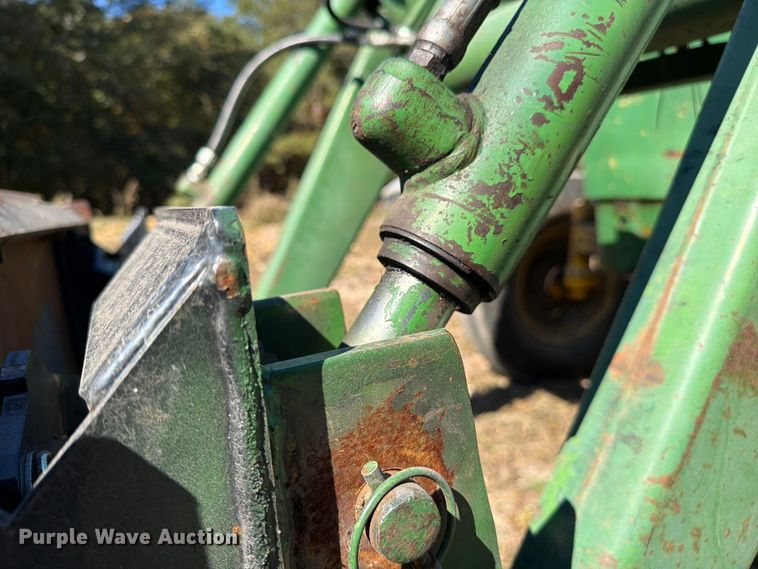 image for item FC3464 1981 John Deere 2240 tractor