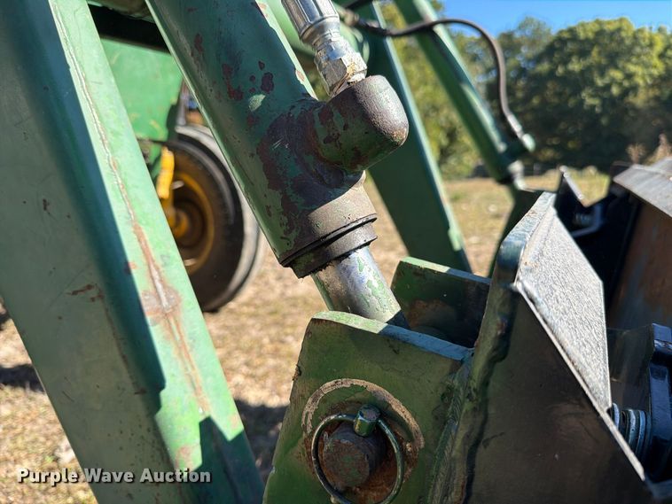 image for item FC3464 1981 John Deere 2240 tractor