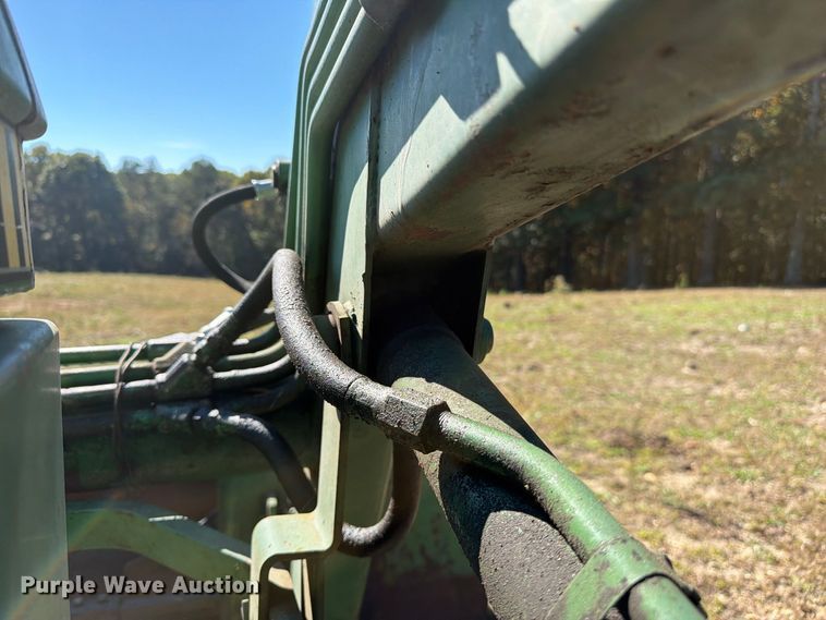 image for item FC3464 1981 John Deere 2240 tractor