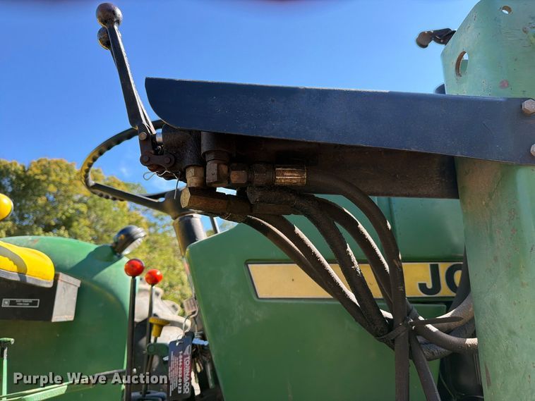 image for item FC3464 1981 John Deere 2240 tractor