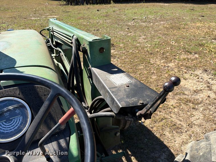 image for item FC3464 1981 John Deere 2240 tractor