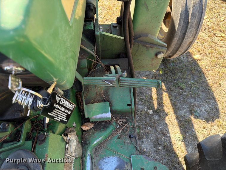 image for item FC3464 1981 John Deere 2240 tractor