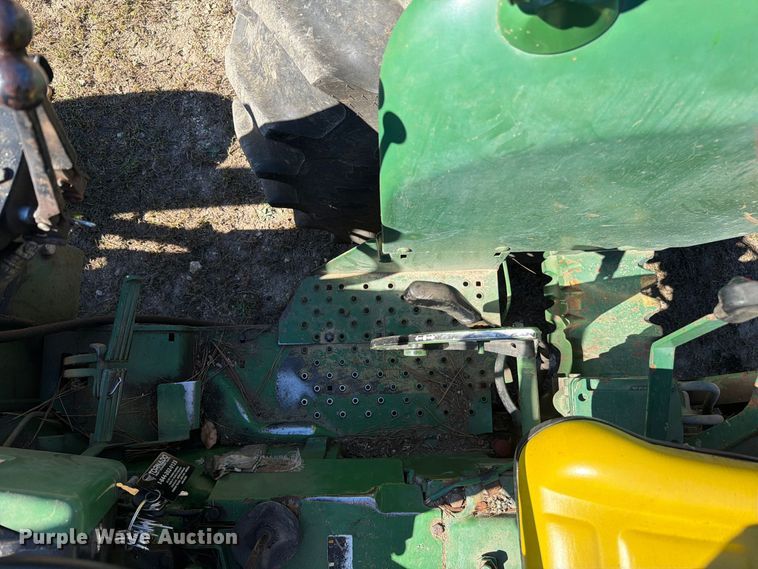 image for item FC3464 1981 John Deere 2240 tractor