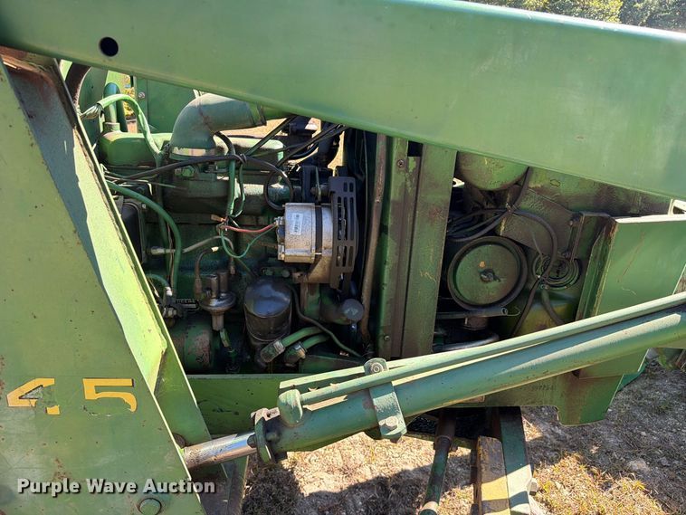 image for item FC3464 1981 John Deere 2240 tractor