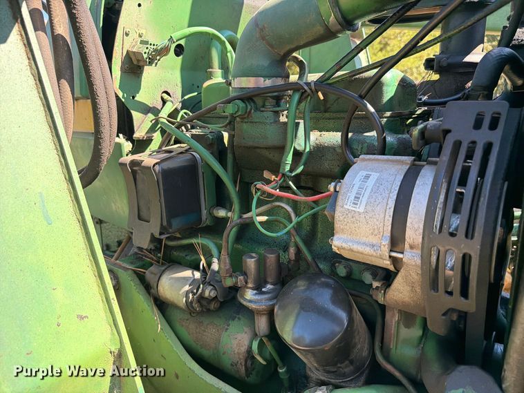 image for item FC3464 1981 John Deere 2240 tractor